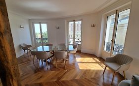 Face Chateau St Germain En Laye, Appartement 4 A 6 Personnes, 23 Min De Paris Champs-Elysees