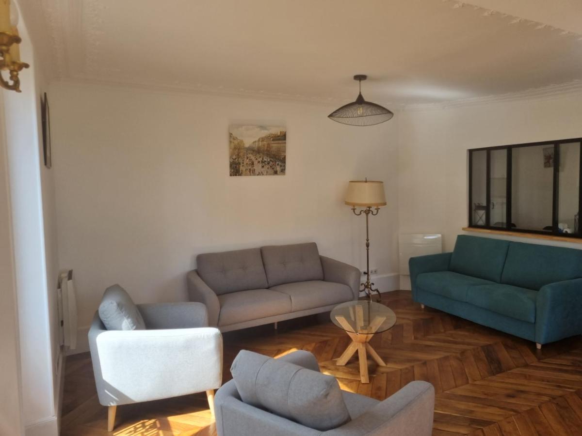 Face Chateau St Germain En Laye, Appartement 4 A 6 Personnes, 23 Min De Paris Champs-Elysees Saint-Germain-en-Laye Exterior photo