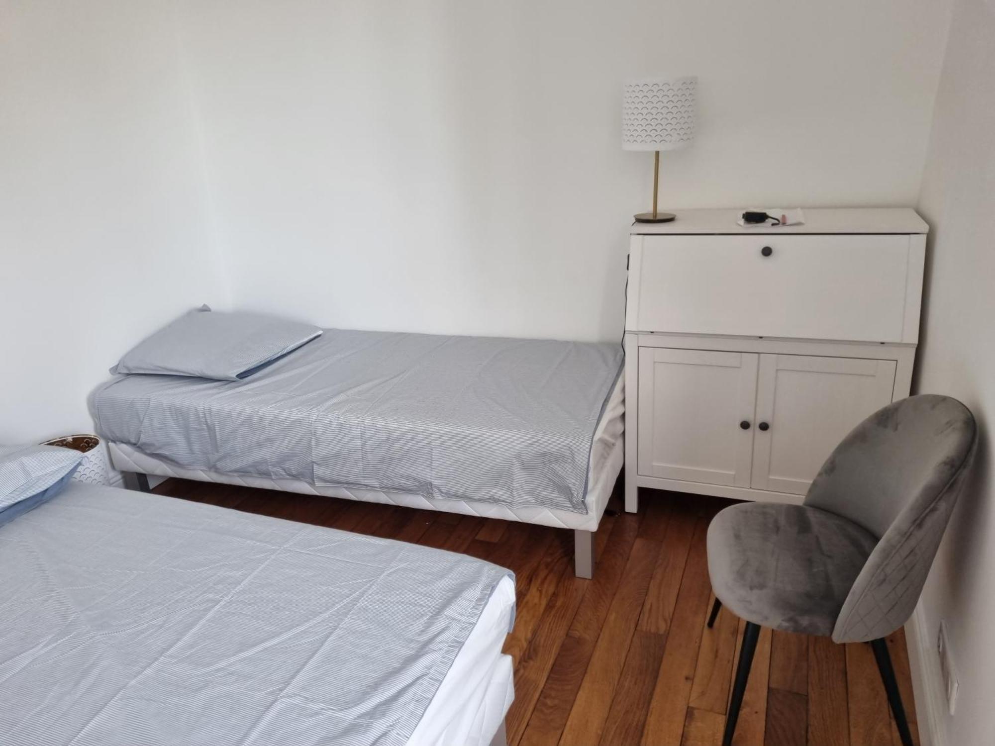 Face Chateau St Germain En Laye, Appartement 4 A 6 Personnes, 23 Min De Paris Champs-Elysees Saint-Germain-en-Laye Exterior photo