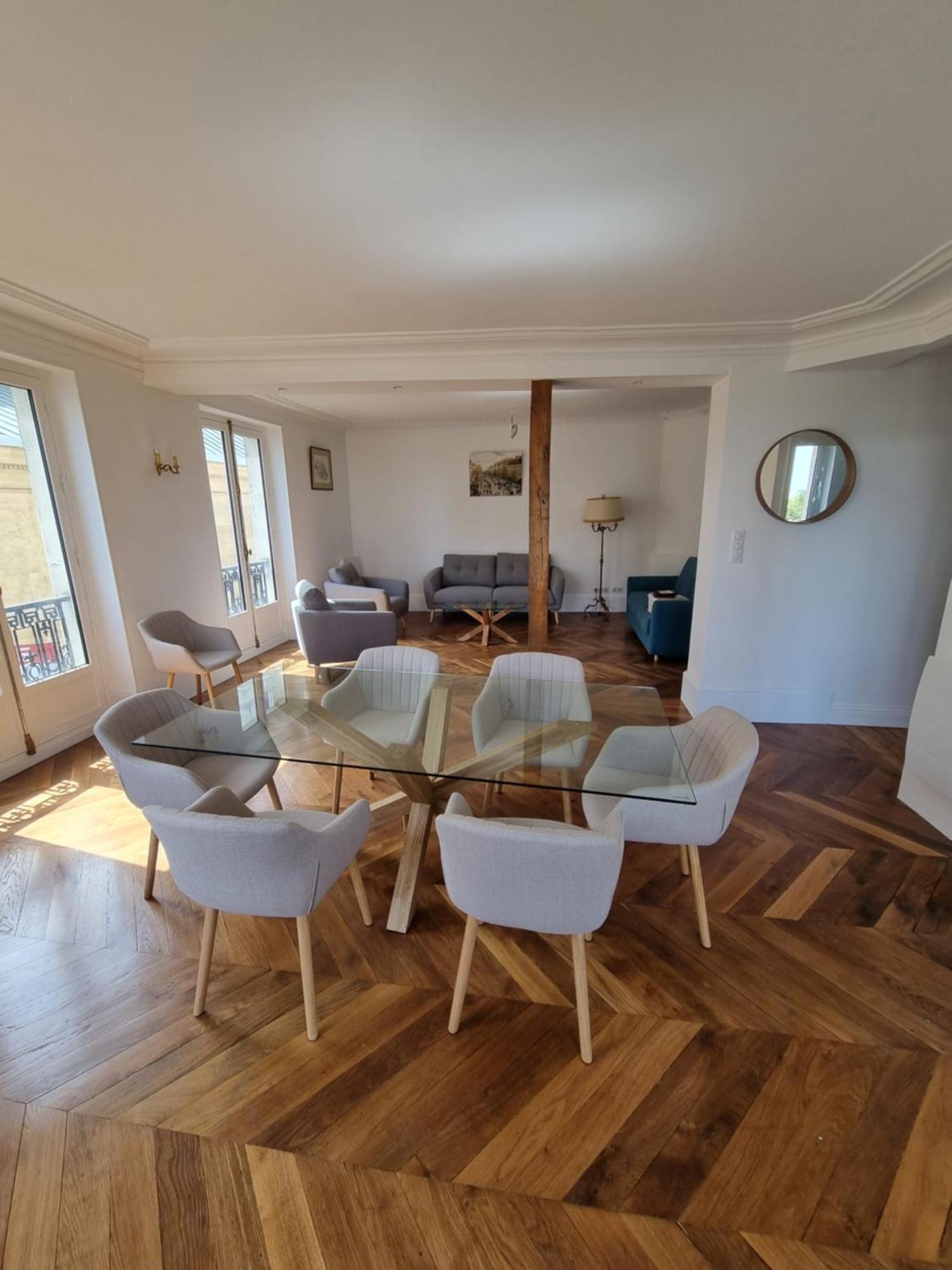 Face Chateau St Germain En Laye, Appartement 4 A 6 Personnes, 23 Min De Paris Champs-Elysees Saint-Germain-en-Laye Exterior photo