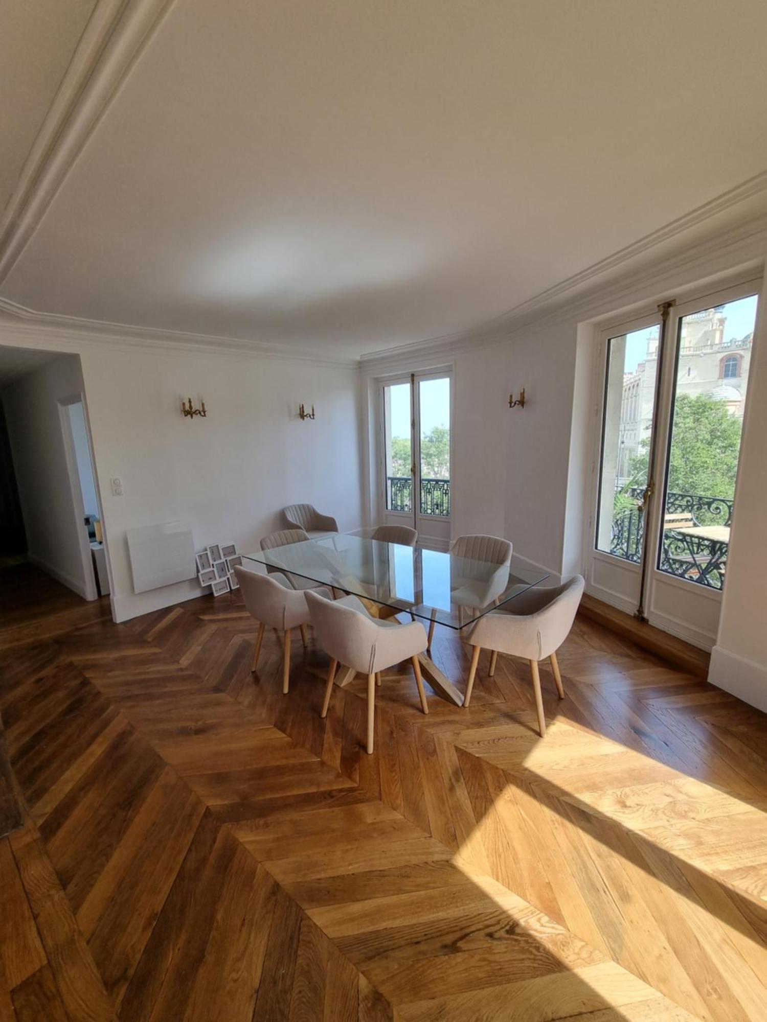 Face Chateau St Germain En Laye, Appartement 4 A 6 Personnes, 23 Min De Paris Champs-Elysees Saint-Germain-en-Laye Exterior photo