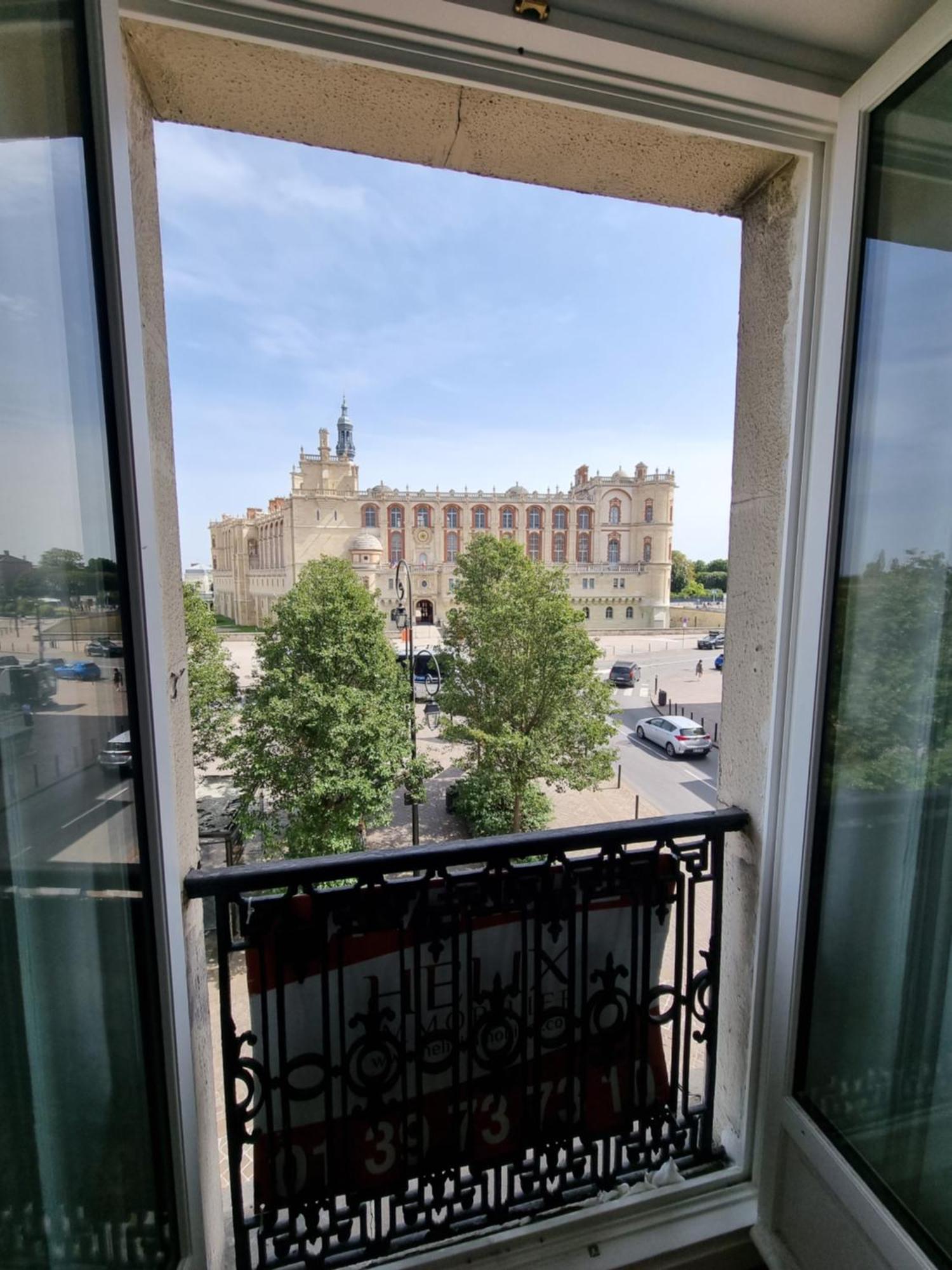 Face Chateau St Germain En Laye, Appartement 4 A 6 Personnes, 23 Min De Paris Champs-Elysees Saint-Germain-en-Laye Exterior photo